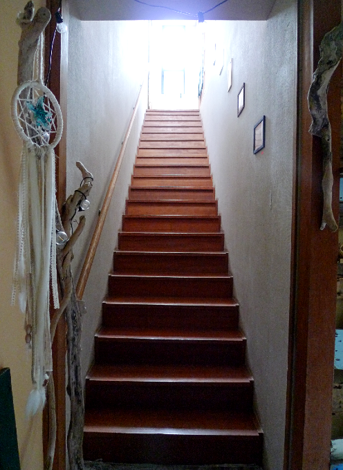 ２階へ上る階段